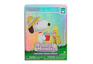 Happy Haul Peanuts Snoopy Figs In Box